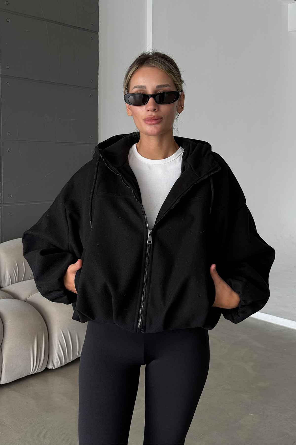 Pamela ZR Model Kapüşonlu Siyah Bomber Kalıp Kaşe Kaban