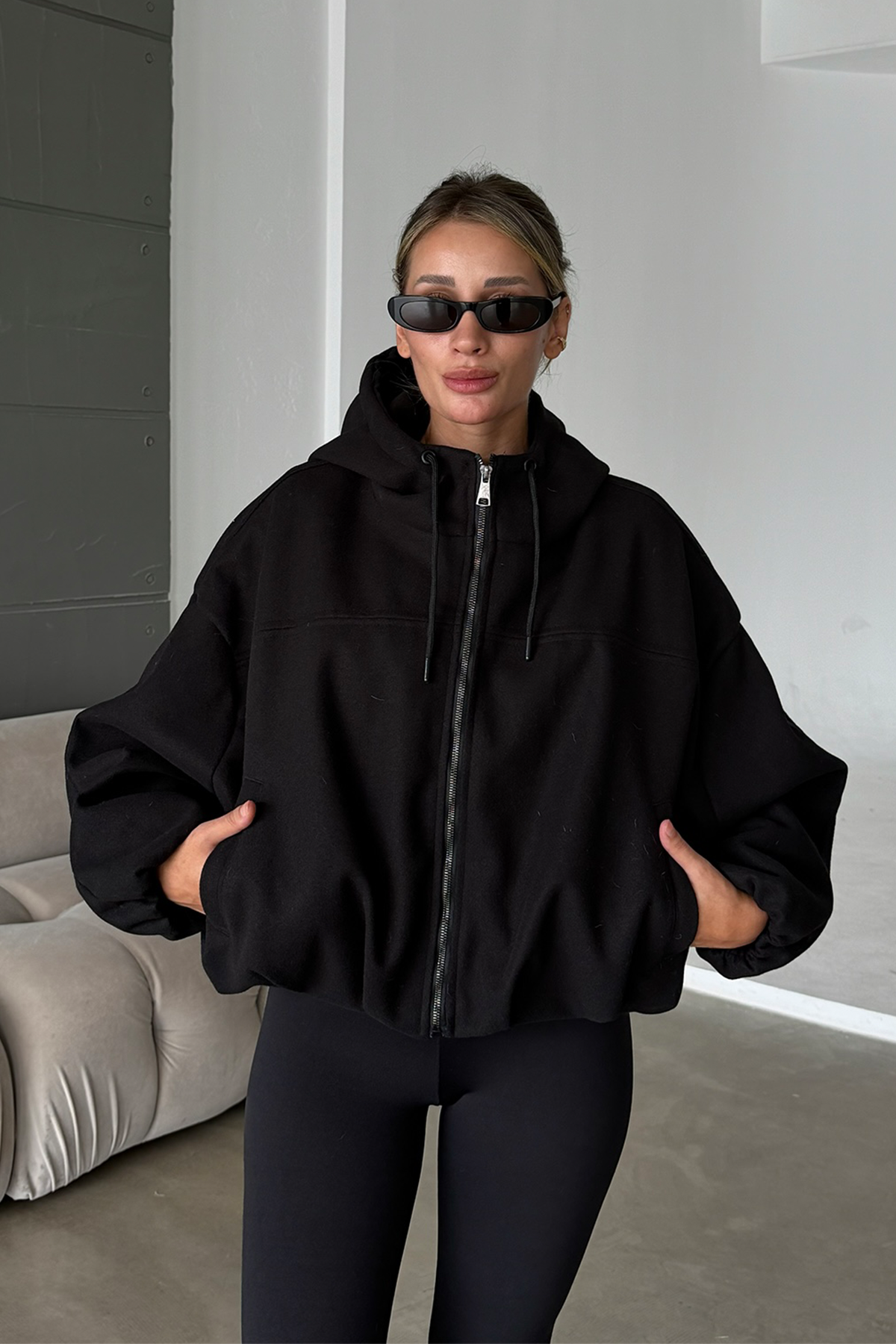 Pamela ZR Model Kapüşonlu Siyah Bomber Kalıp Kaşe Kaban
