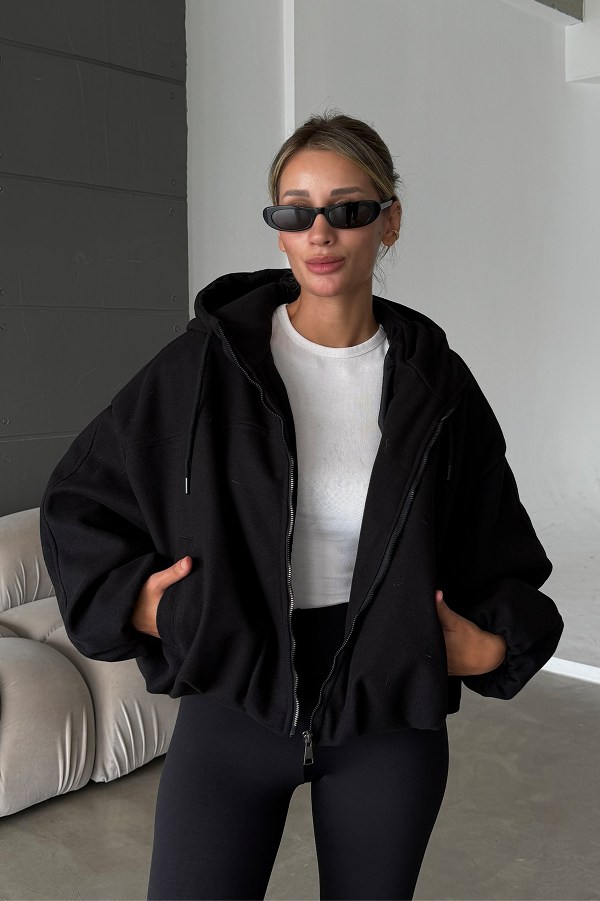 Pamela ZR Model Kapüşonlu Siyah Bomber Kalıp Kaşe Kaban