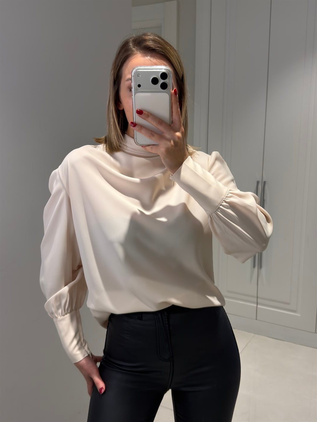 Alora Drape Detaylı Bej Bluz