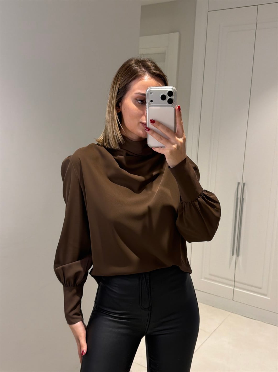 Alora Drape Detaylı Kahve Bluz