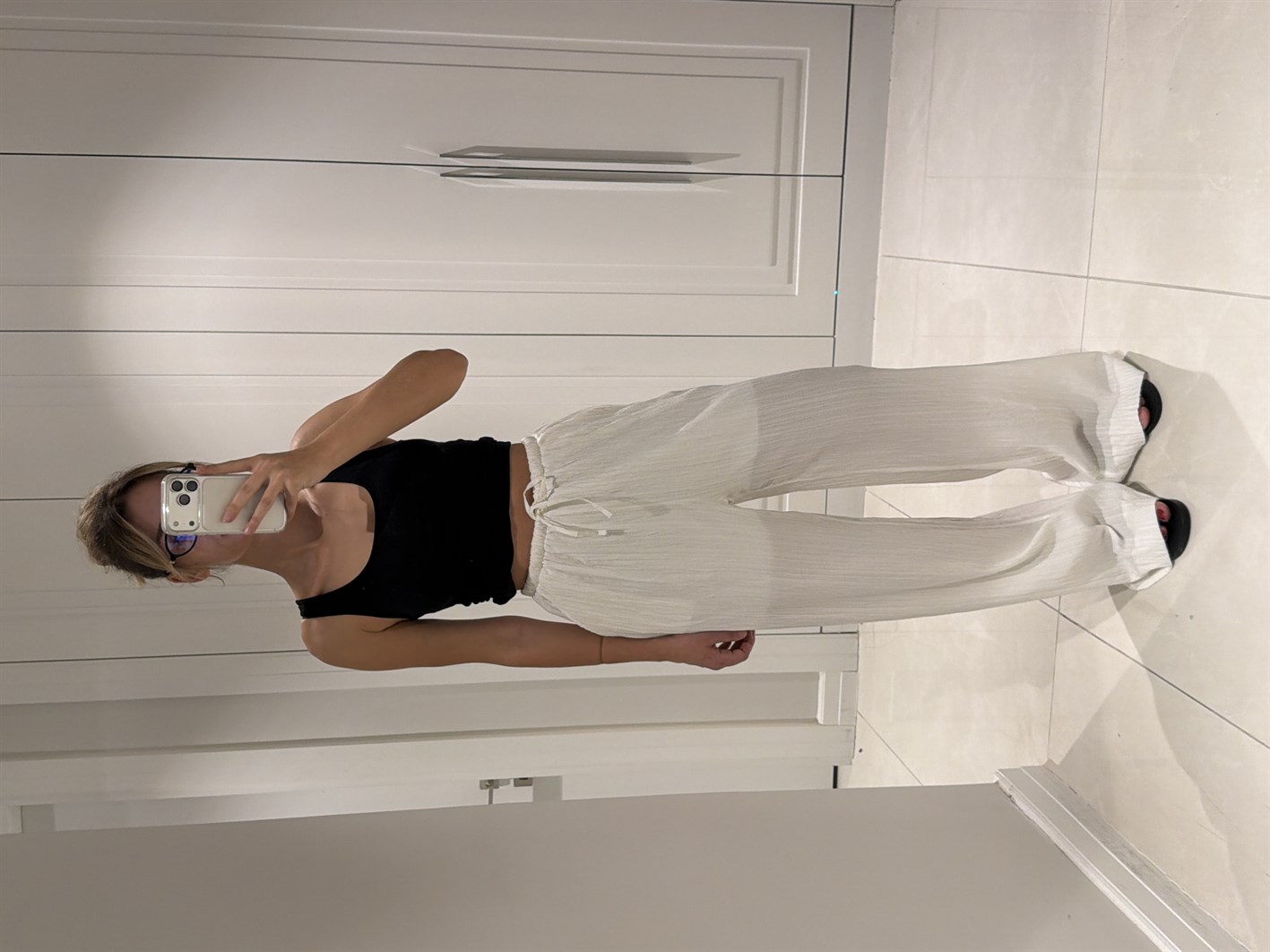 Aria Beyaz Beli Lastikli Gofre Pantolon