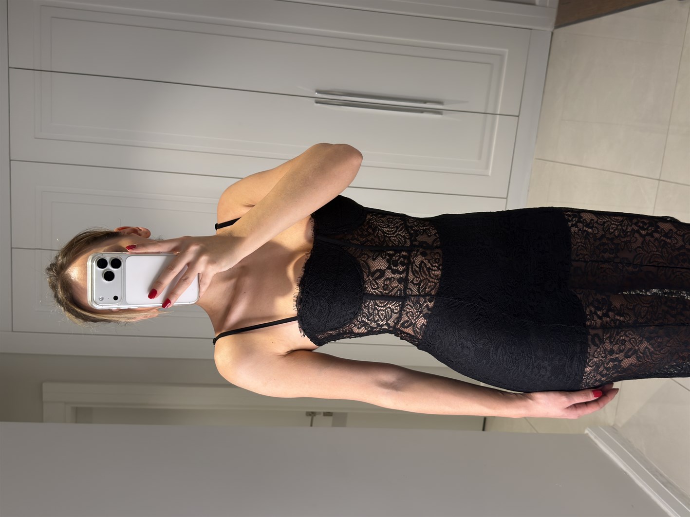 Bellina Siyah Dantel Detaylı Astarlı Elbise