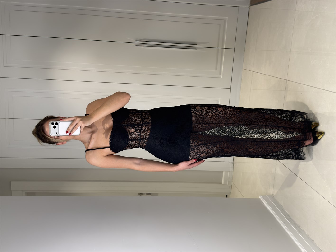 Bellina Siyah Dantel Detaylı Astarlı Elbise