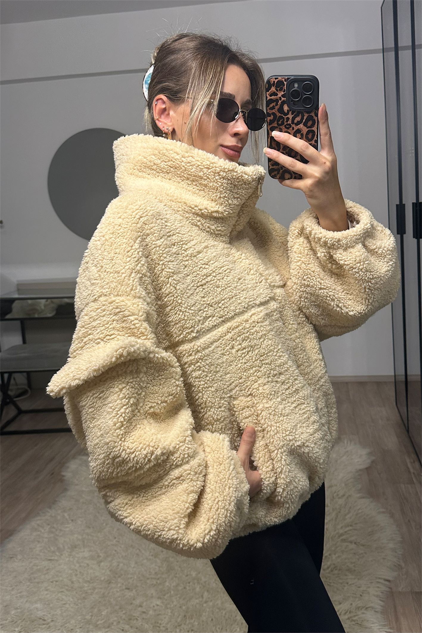 Bloom Bej Kolu Cepli Oversize  Peluş Mont