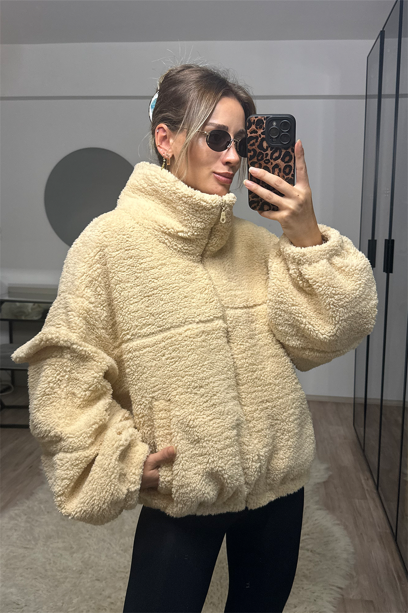 Bloom Bej Kolu Cepli Oversize  Peluş Mont