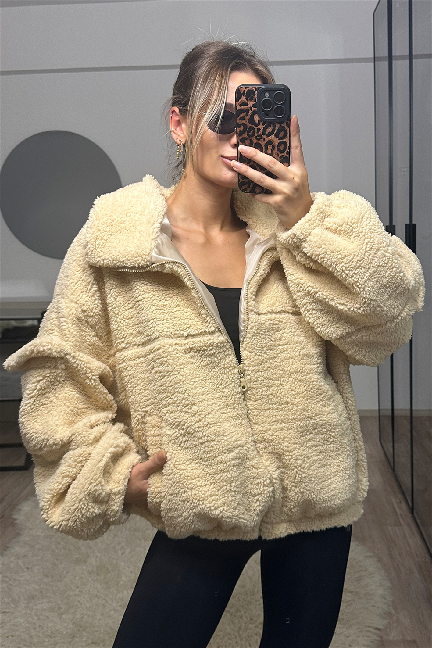 Bloom Bej Kolu Cepli Oversize  Peluş Mont