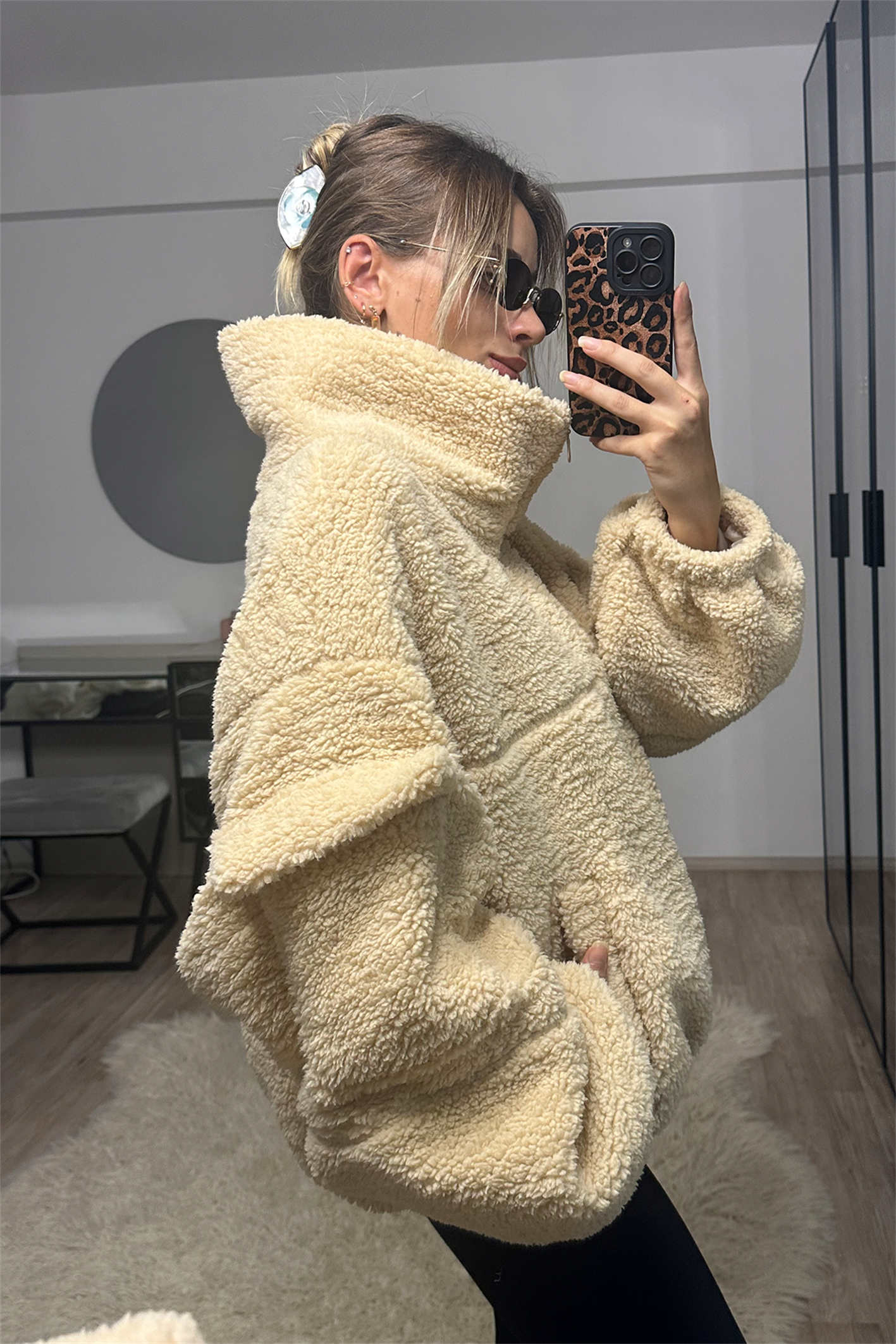 Bloom Bej Kolu Cepli Oversize  Peluş Mont