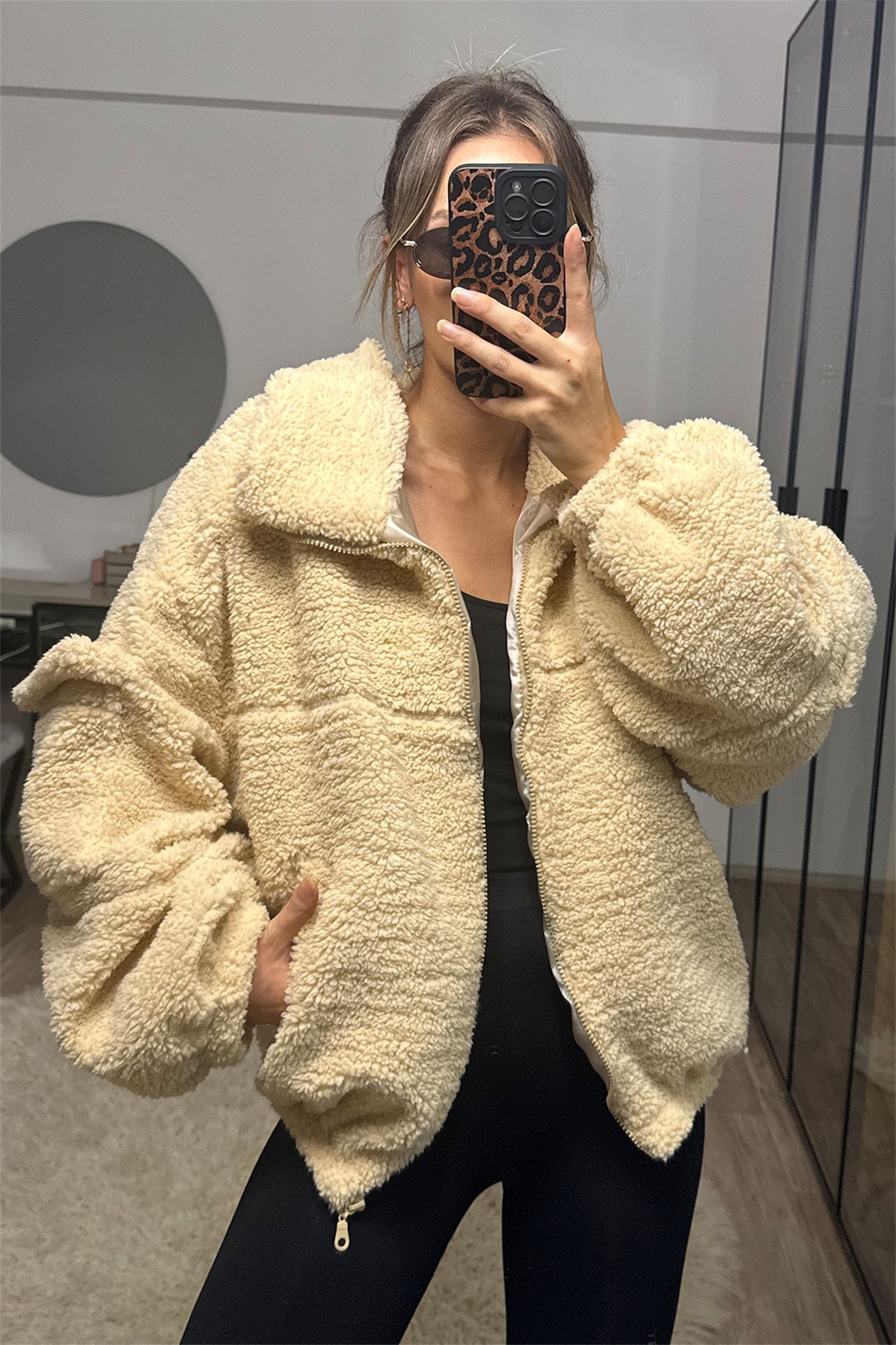 Bloom Bej Kolu Cepli Oversize  Peluş Mont