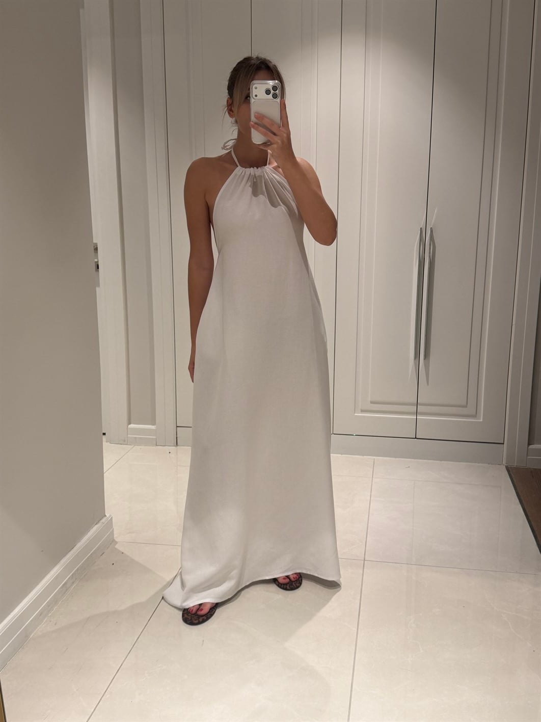 Cara Beyaz Halter Yaka Sırt Dekolteli %100 Bambu Keten Elbise