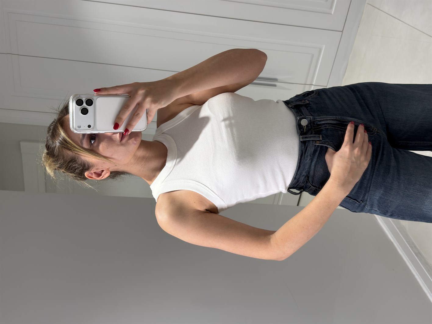 Charlotte Beyaz Halter Yaka Atlet