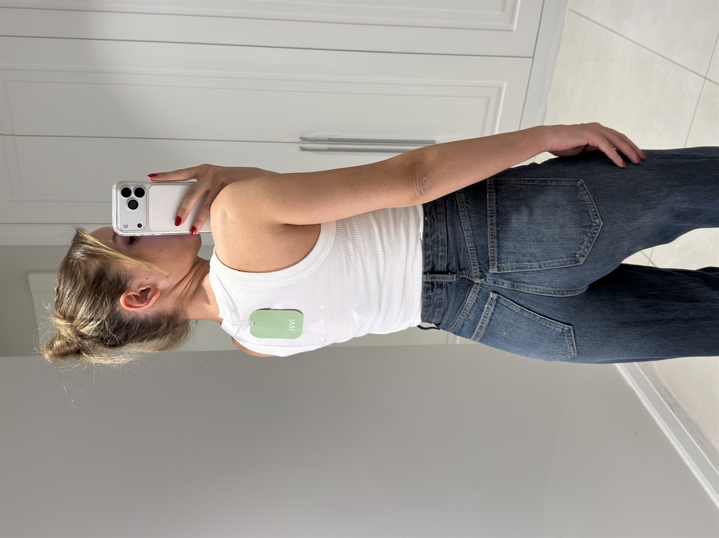 Charlotte Beyaz Halter Yaka Atlet