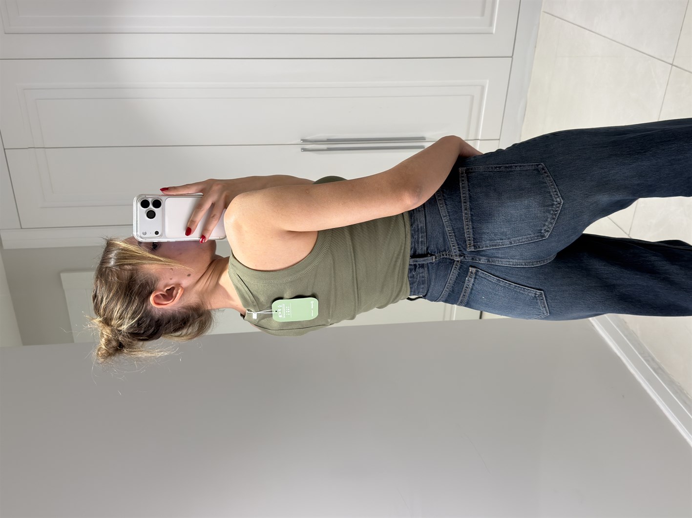 Charlotte Haki Halter Yaka Atlet