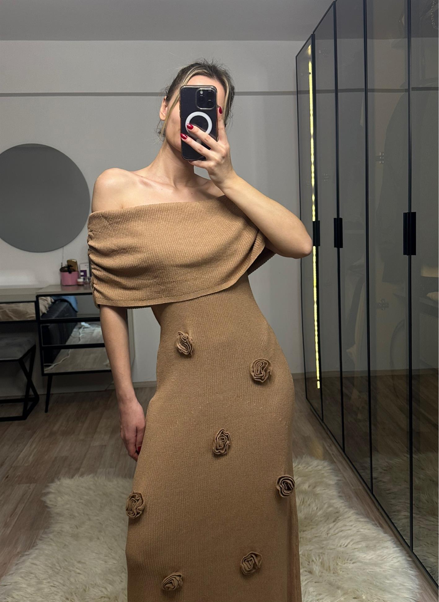 Dalia Vizon Madonna Yaka Gül Detaylı Elbise