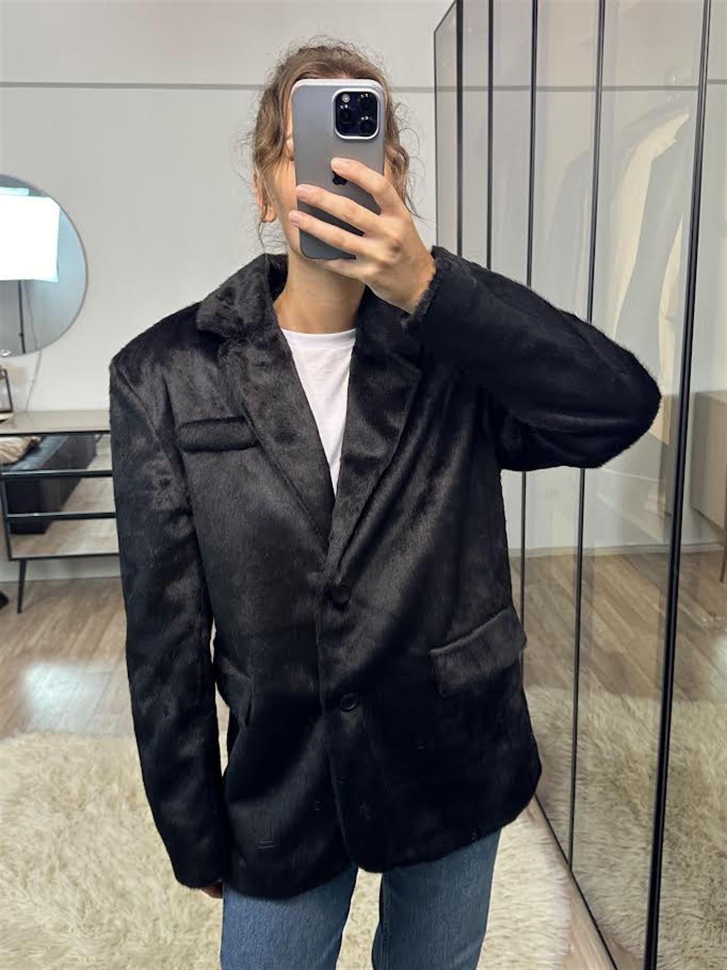 Eline Çift Cepli Kürklü Siyah Blazer Ceket