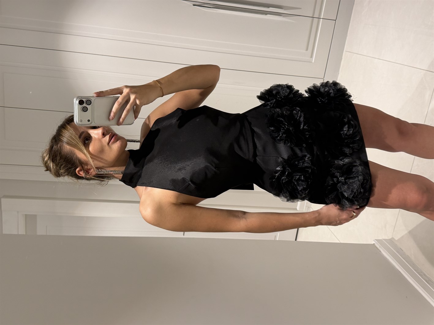 Ellie Siyah Gül Detaylı Mini Elbise