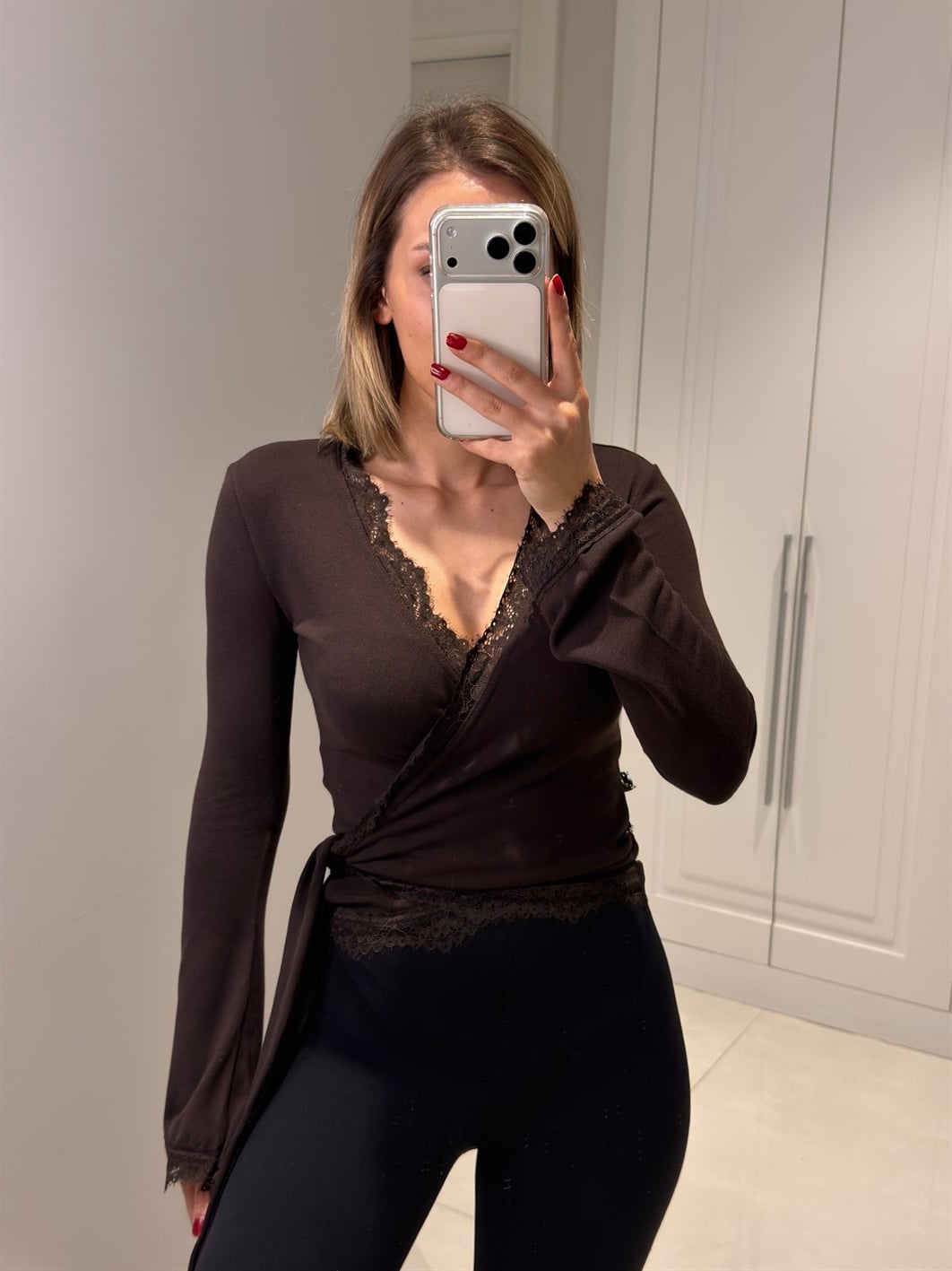 Freya Acı Kahve Dantel Bağlamalı Bluz