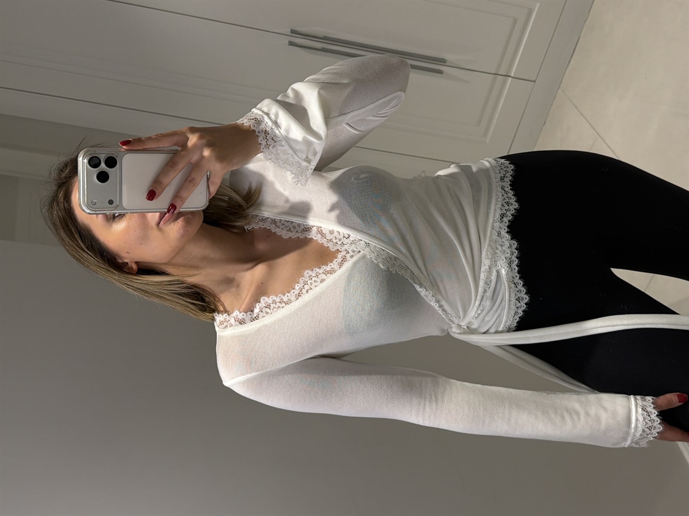 Freya Beyaz Dantel Bağlamalı Bluz