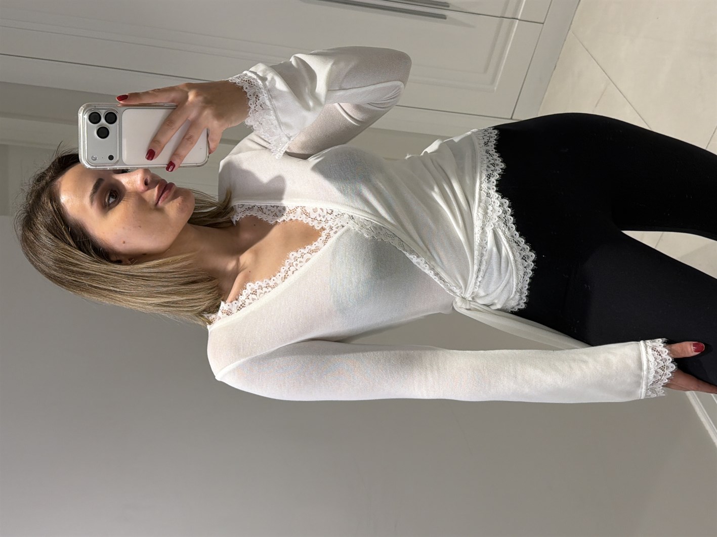 Freya Beyaz Dantel Bağlamalı Bluz