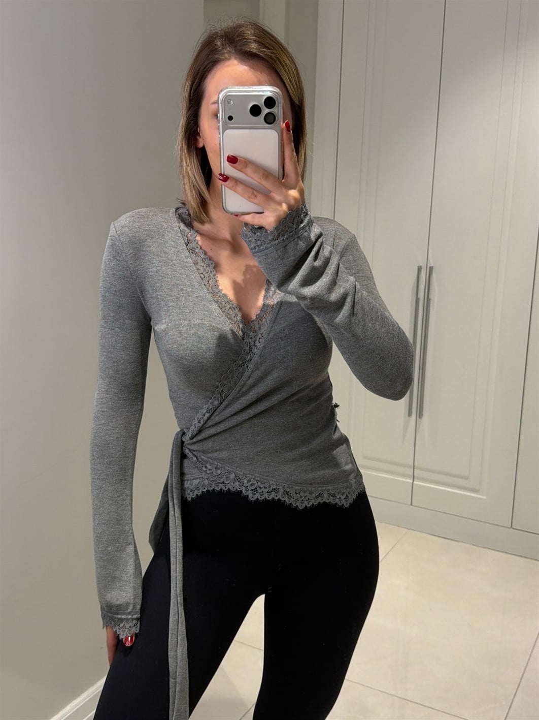 Freya Gri Dantel Bağlamalı Bluz