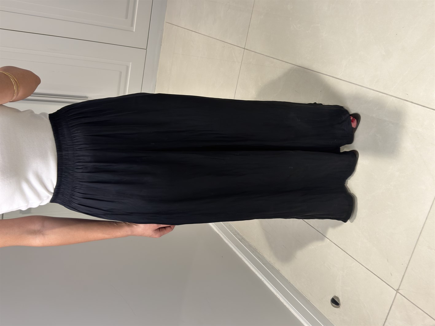 Hadley Siyah Kırışık Görünümlü İpek Saten Pantolon