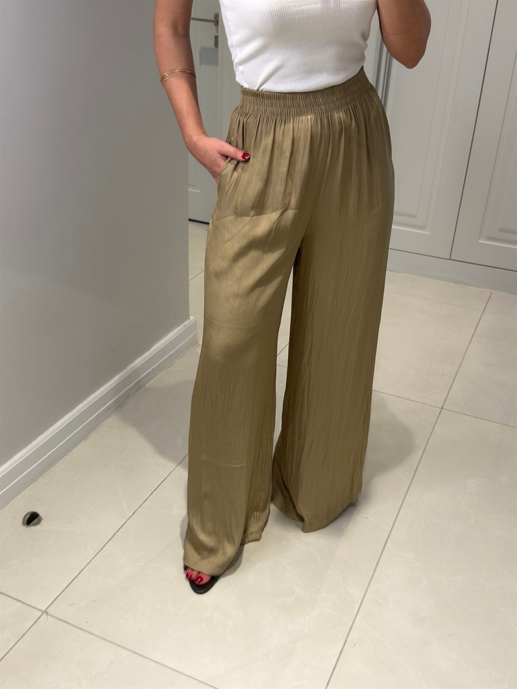 Hadley Vizon Kırışık Görünümlü İpek Saten Pantolon