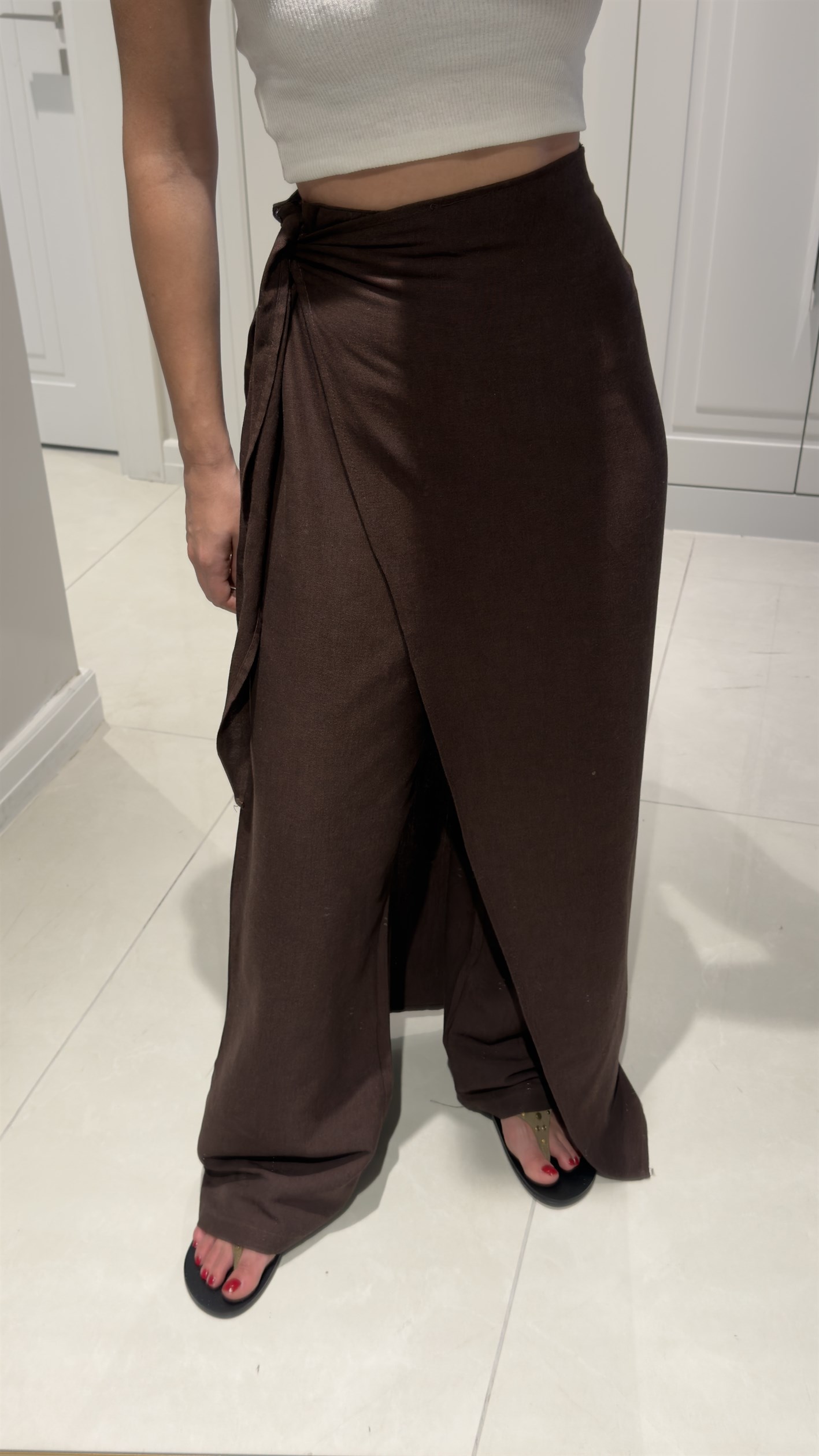 Isla Acı Kahve Ön ve Arka Kapaklı Keten Pantolon