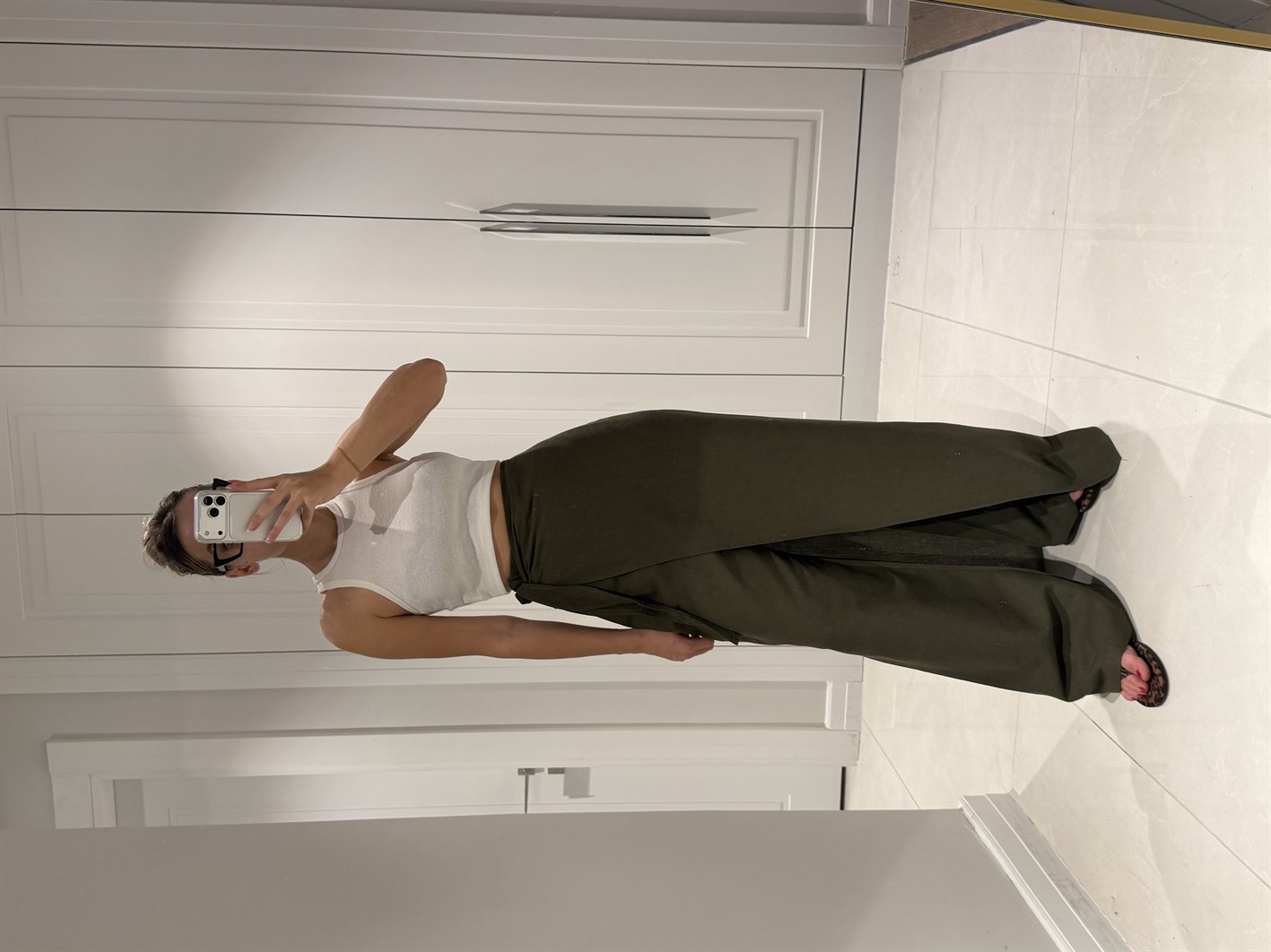 Isla Haki Ön ve Arka Kapaklı Keten Pantolon