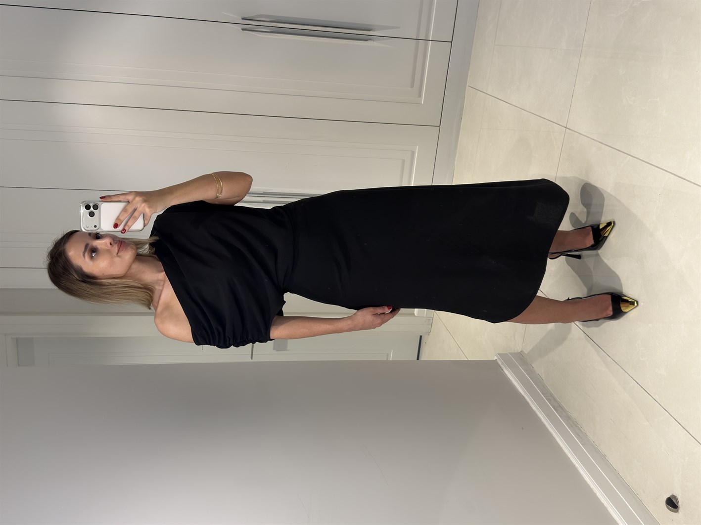 Jayla Siyah Kayık Yaka Dökümlü Elbise