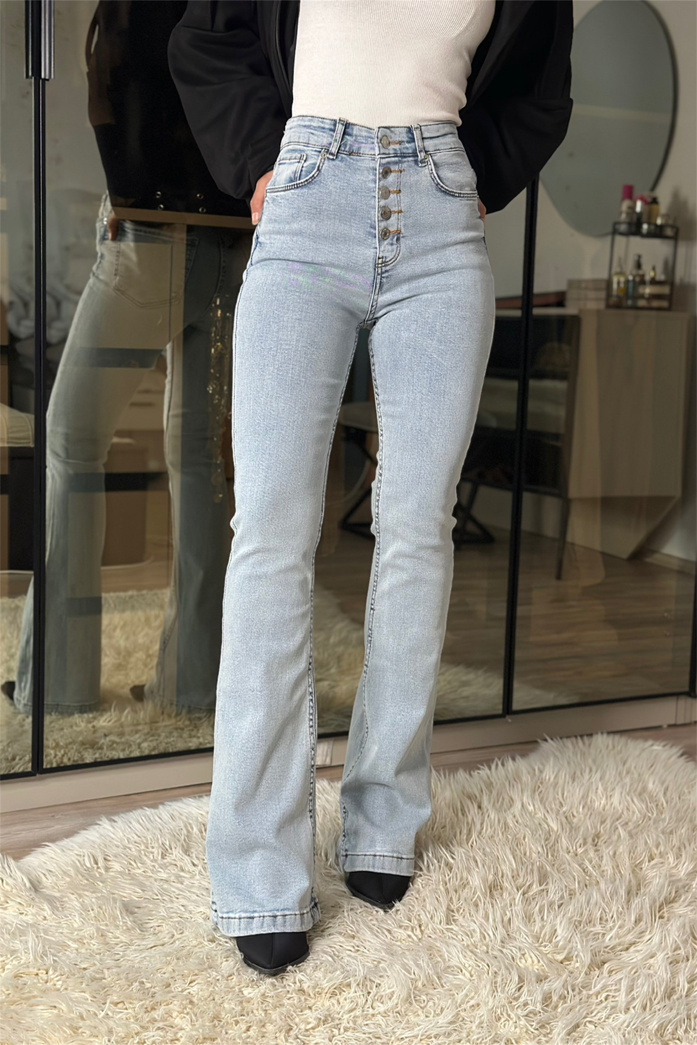 Jolie Buz Mavisi İspanyol Paça Düğme Detaylı Jean