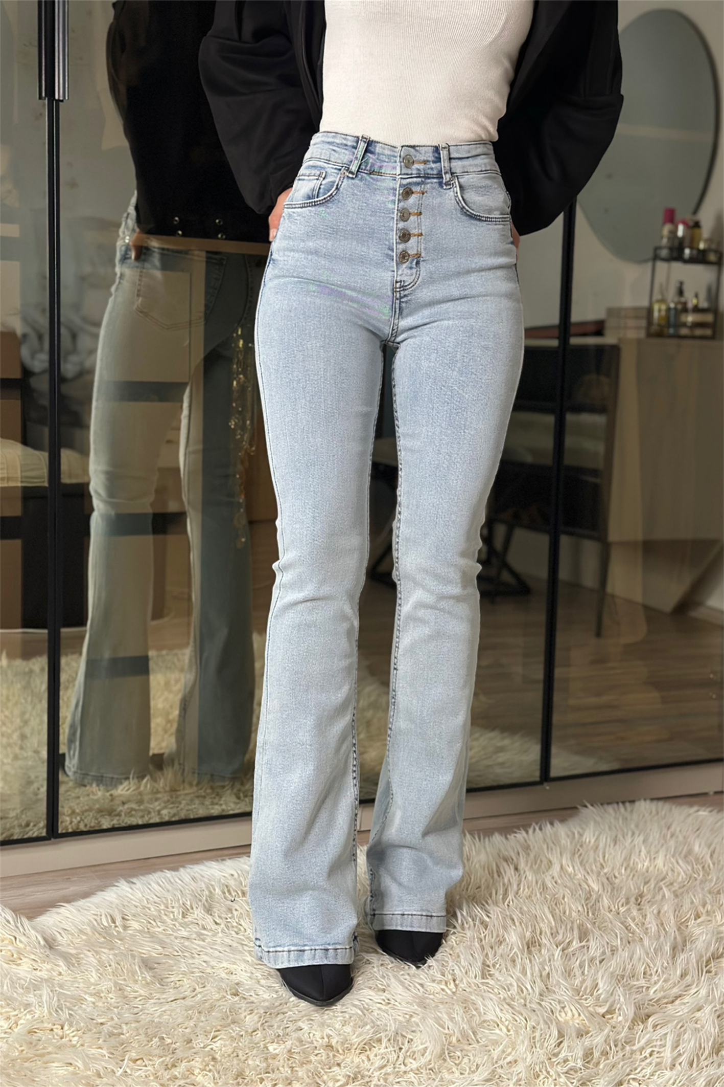 Jolie Buz Mavisi İspanyol Paça Düğme Detaylı Jean