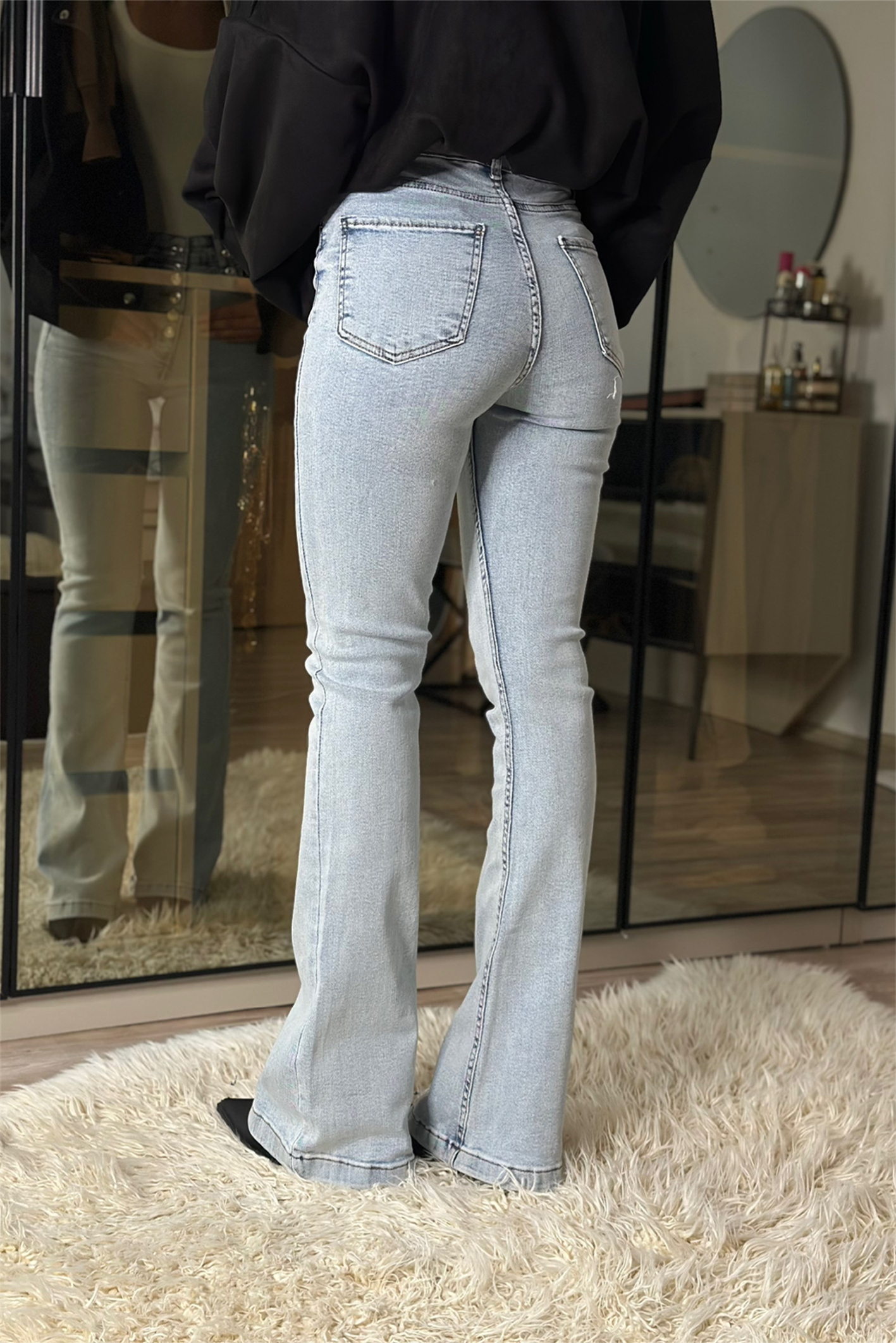 Jolie Buz Mavisi İspanyol Paça Düğme Detaylı Jean