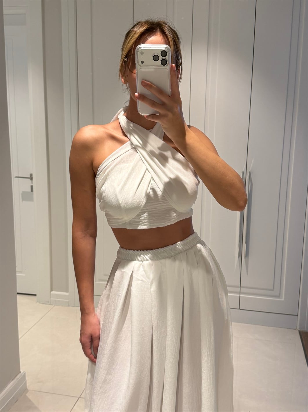 Kahlan Beyaz Etekli Crop Takım