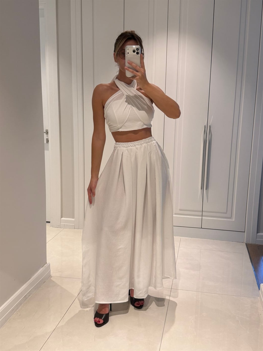 Kahlan Beyaz Etekli Crop Takım