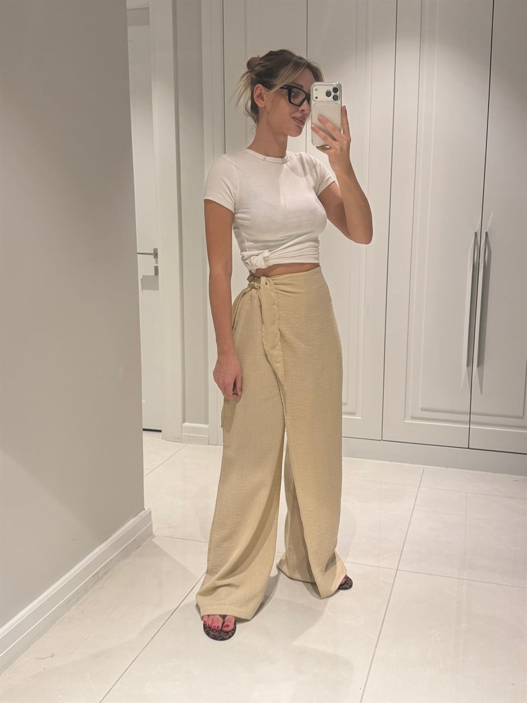 Keira Bej Kapaklı Keten Pantolon