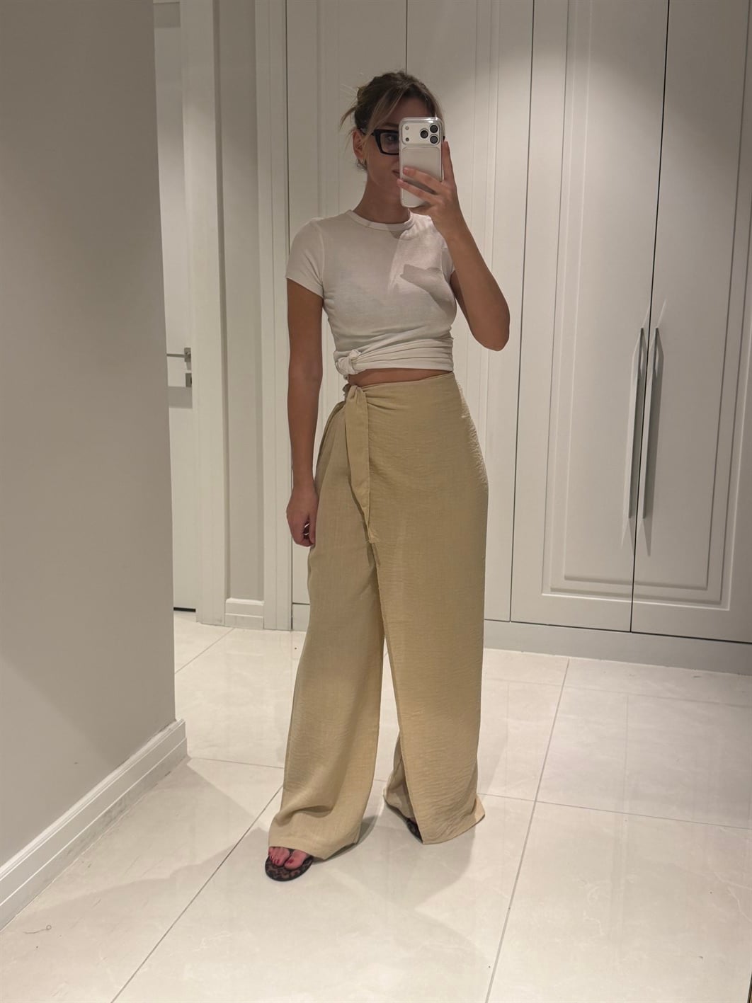 Keira Bej Kapaklı Keten Pantolon