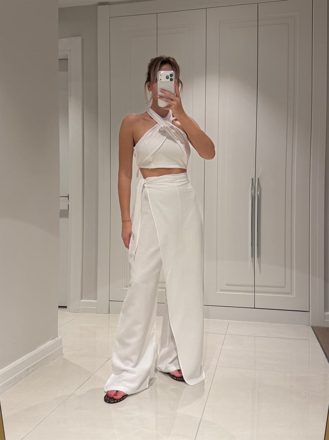 Lake Beyaz Crop Bağlamalı Kapaklı Pantolon Bluz Takım