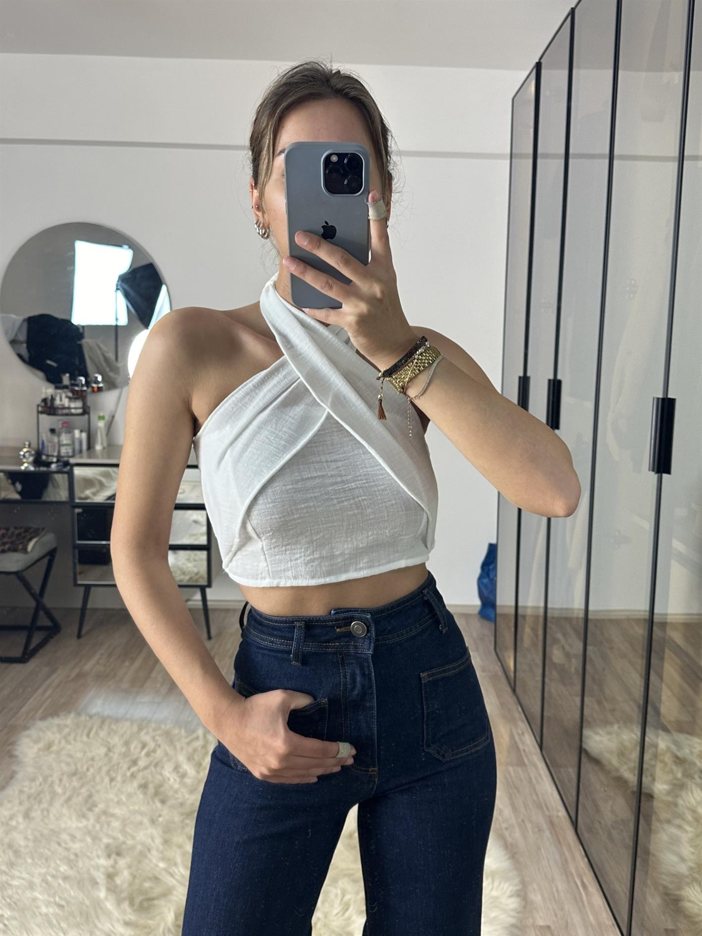 Layla Beyaz Boyundan Bağlamalı Crop Top