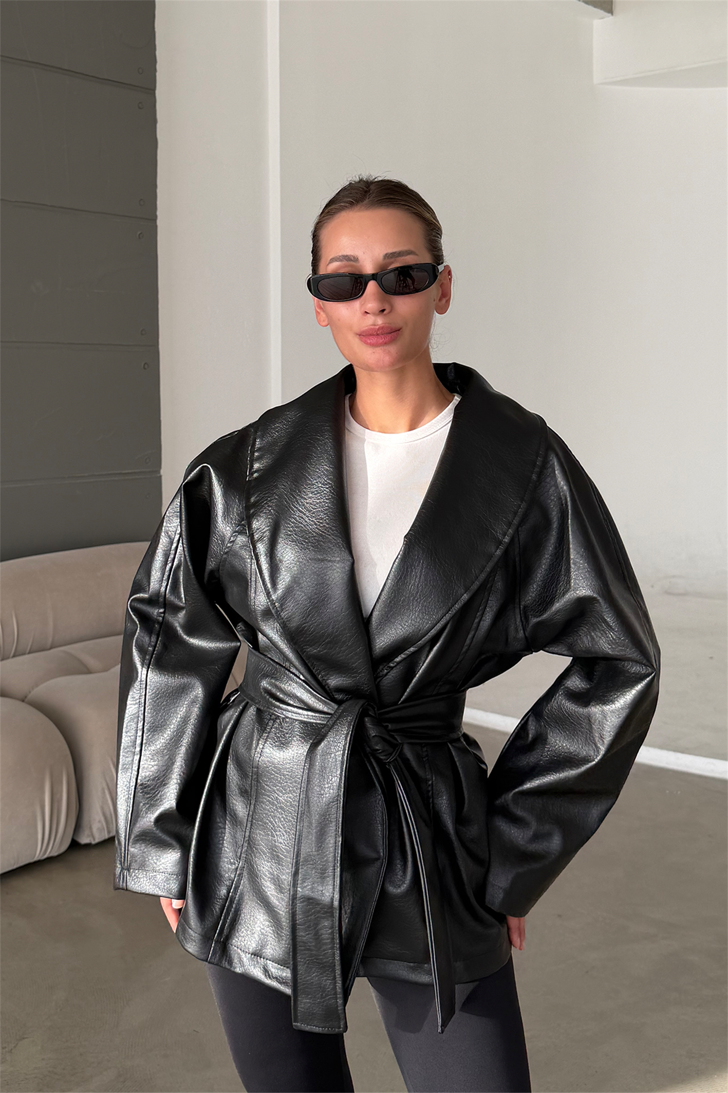 Nathalie Siyah Kuşaklı Oversize Deri Ceket