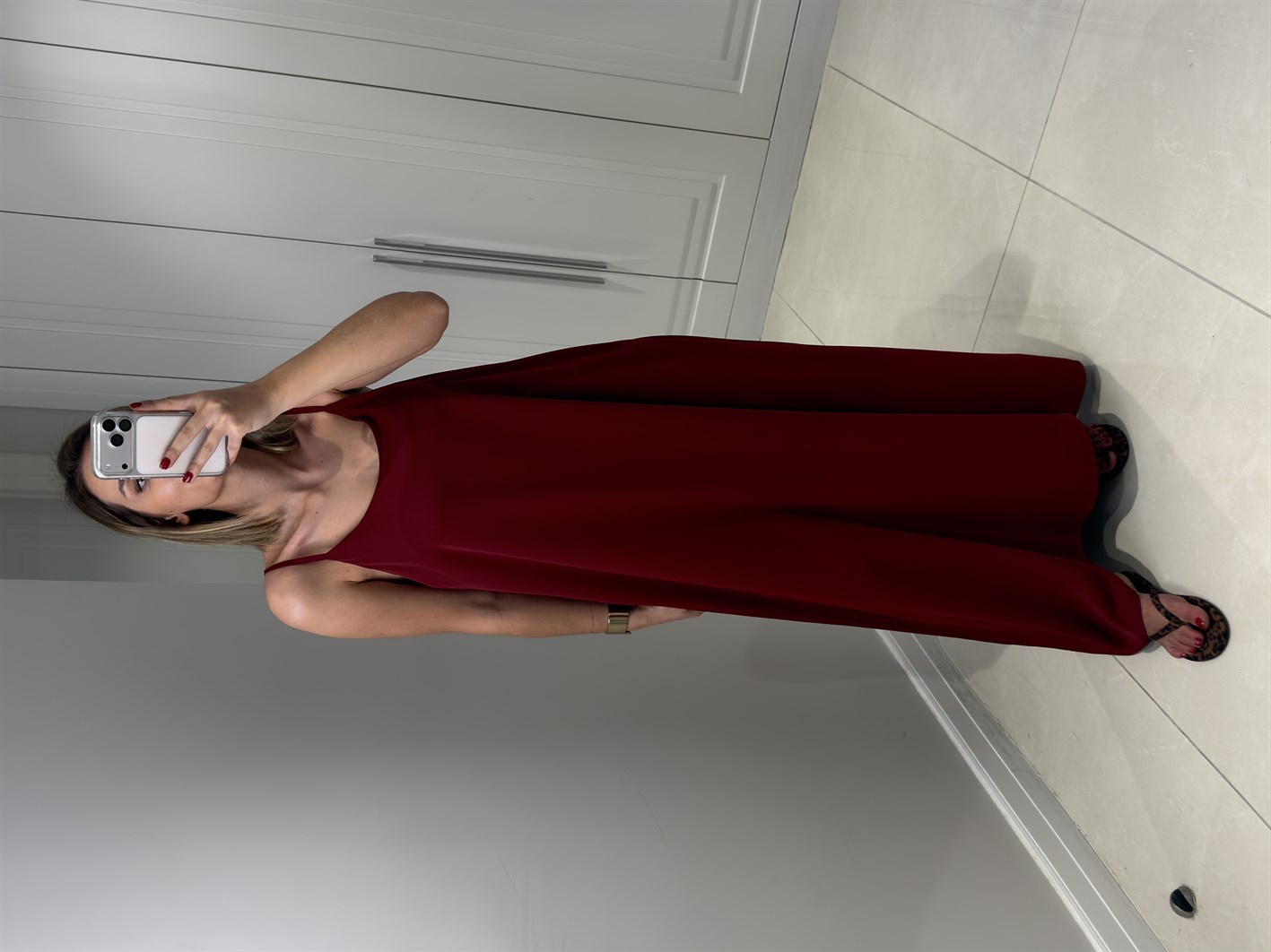 Noura Bordo Askılı Elbise