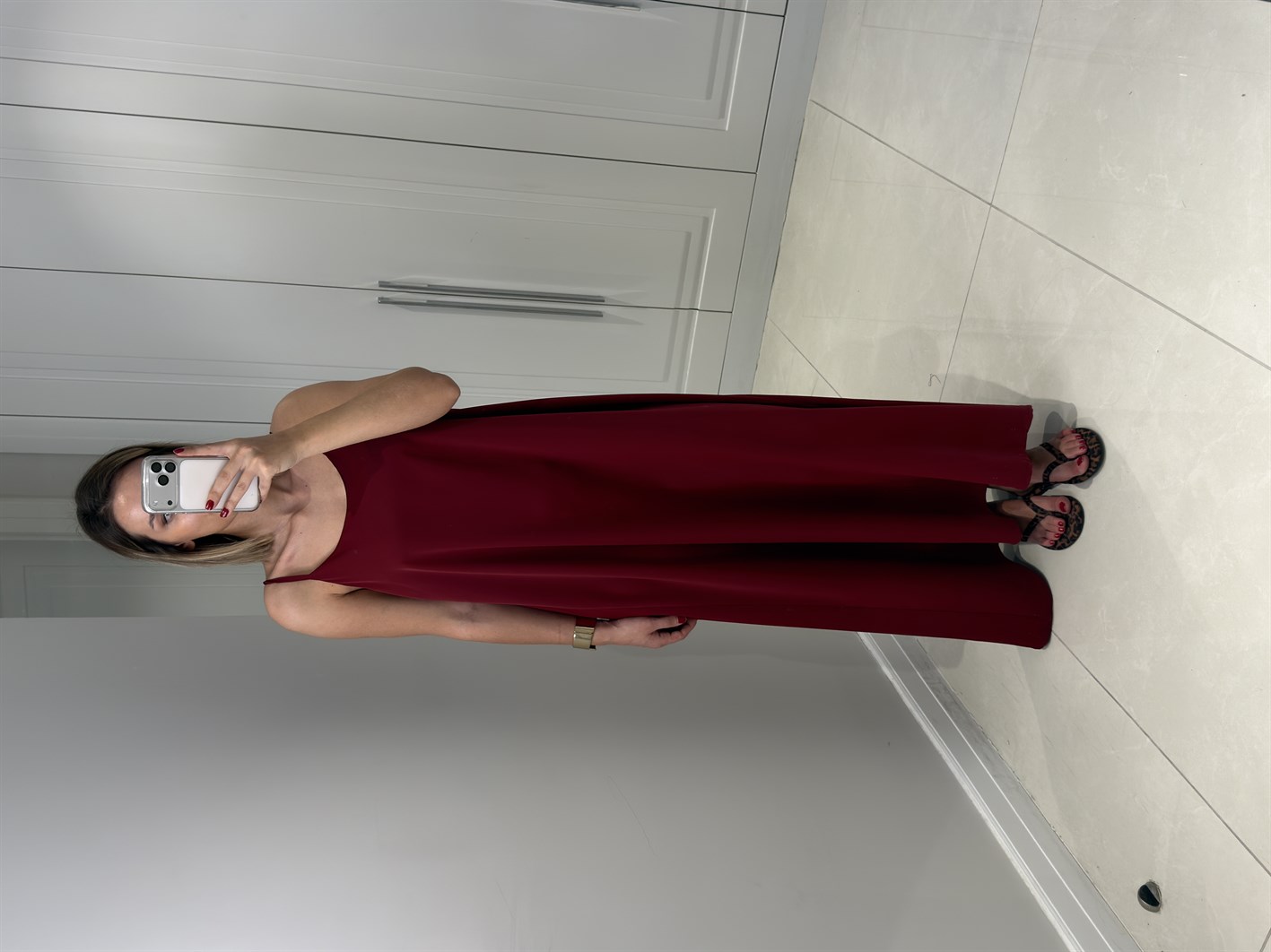 Noura Bordo Askılı Elbise