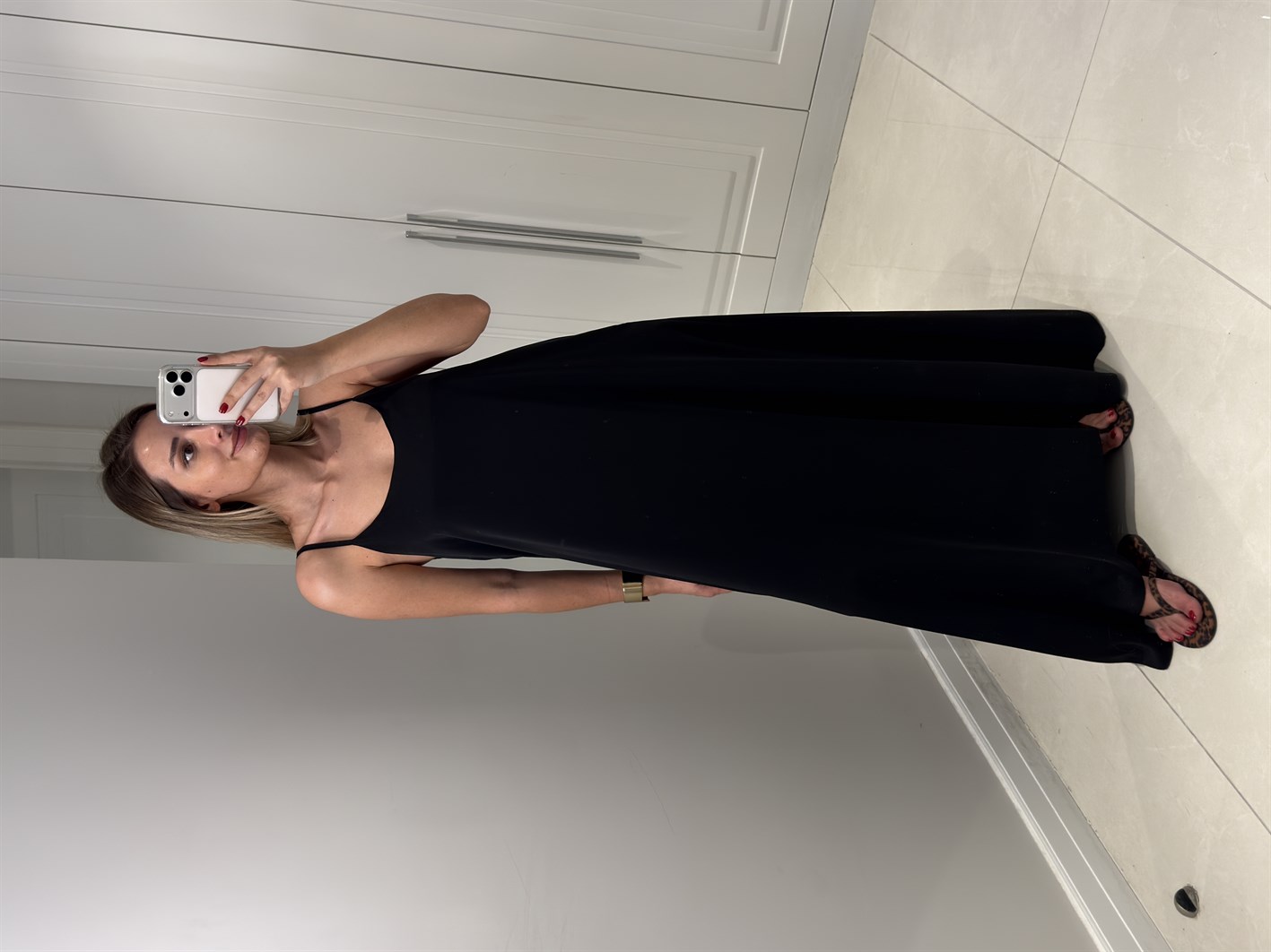 Noura Siyah Askılı Elbise