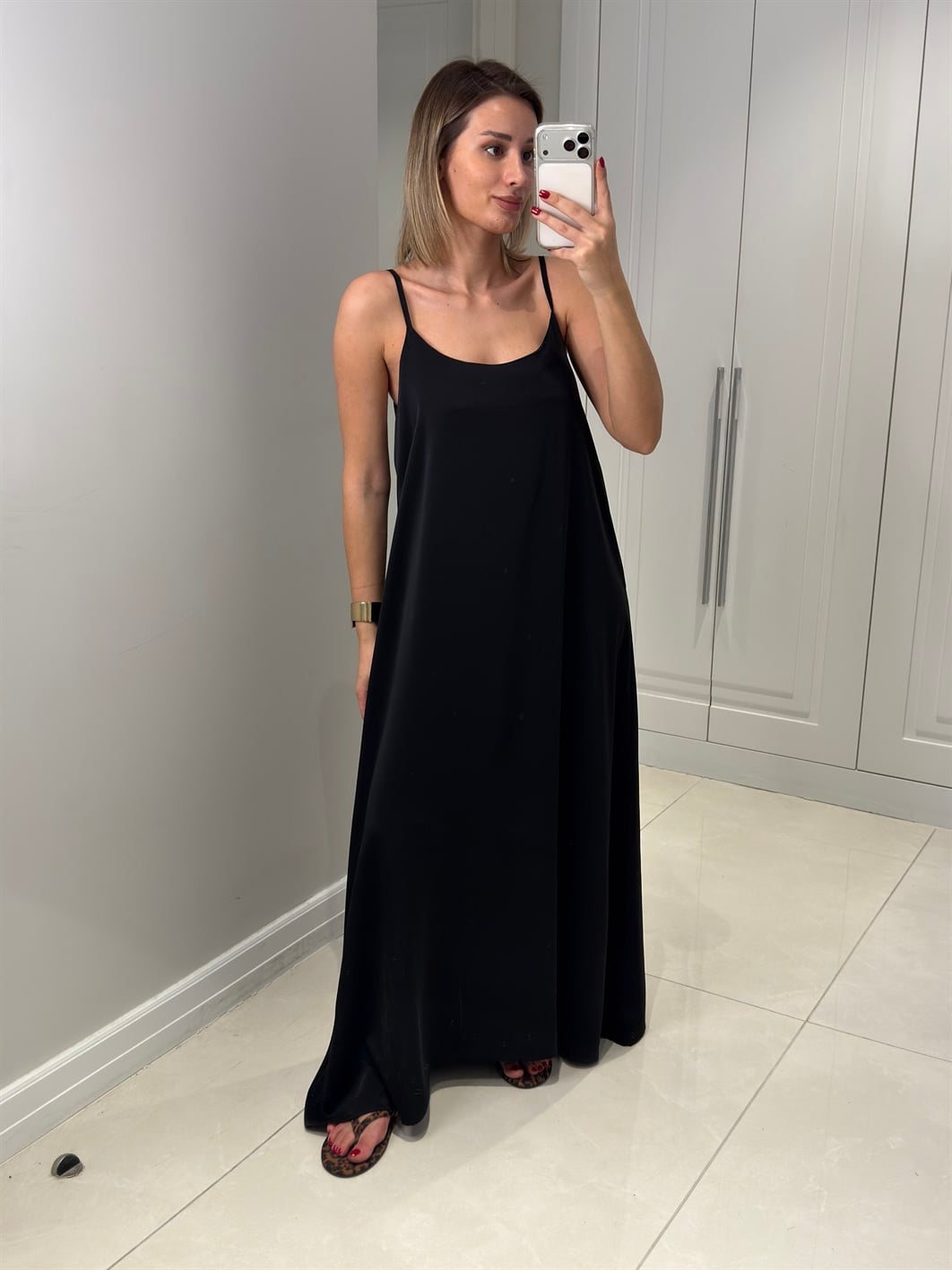 Noura Siyah Askılı Elbise