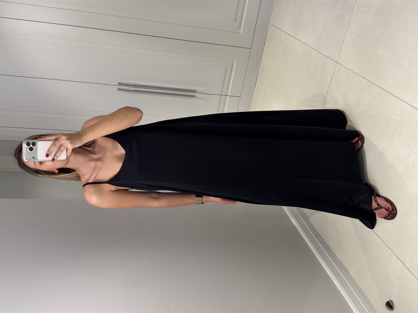 Noura Siyah Askılı Elbise