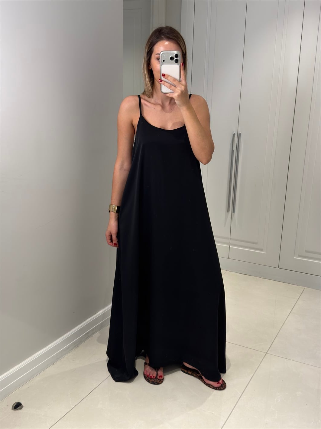 Noura Siyah Askılı Elbise