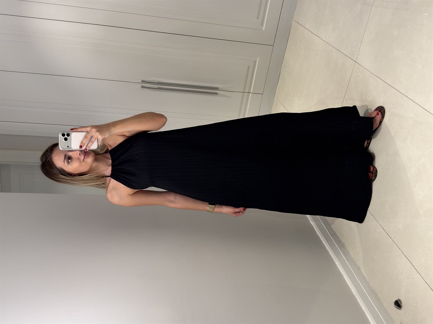 Oleanna Siyah Boyundan Bağlamalı Elbise