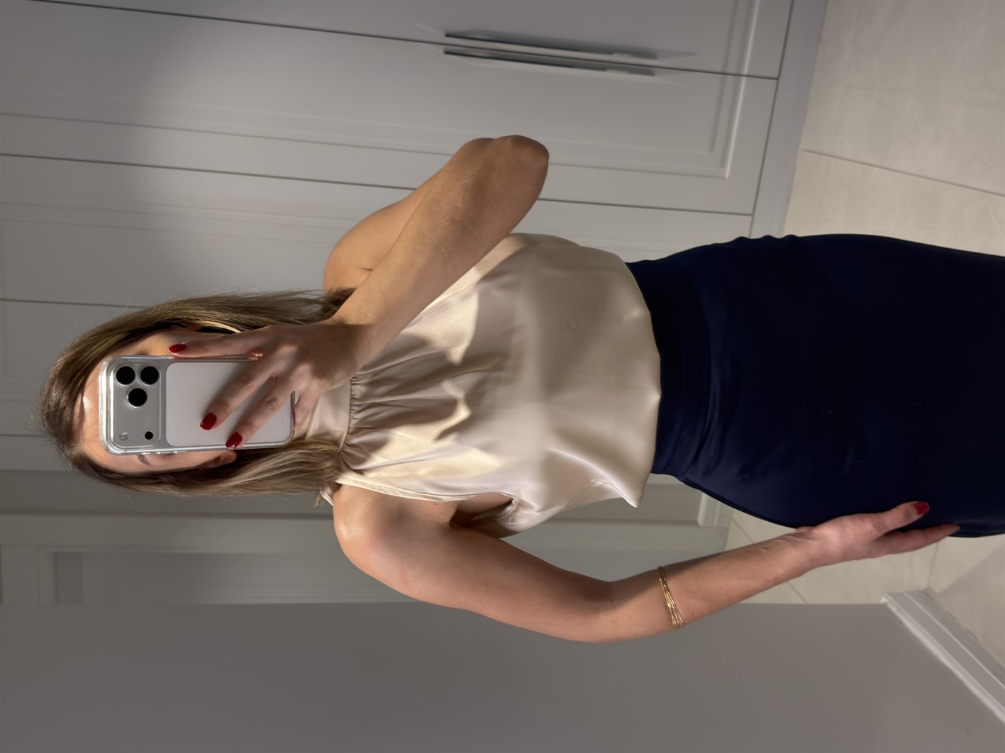 Riva Bej Boğazlı Kolsuz Bluz