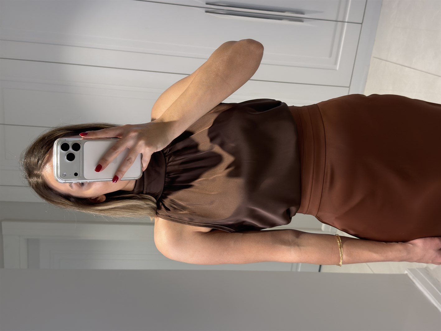 Riva Kahve Boğazlı Kolsuz Bluz