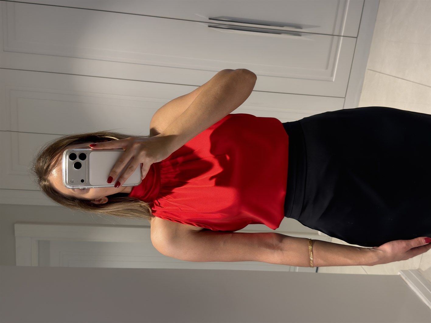 Riva Kırmızı Boğazlı Kolsuz Bluz