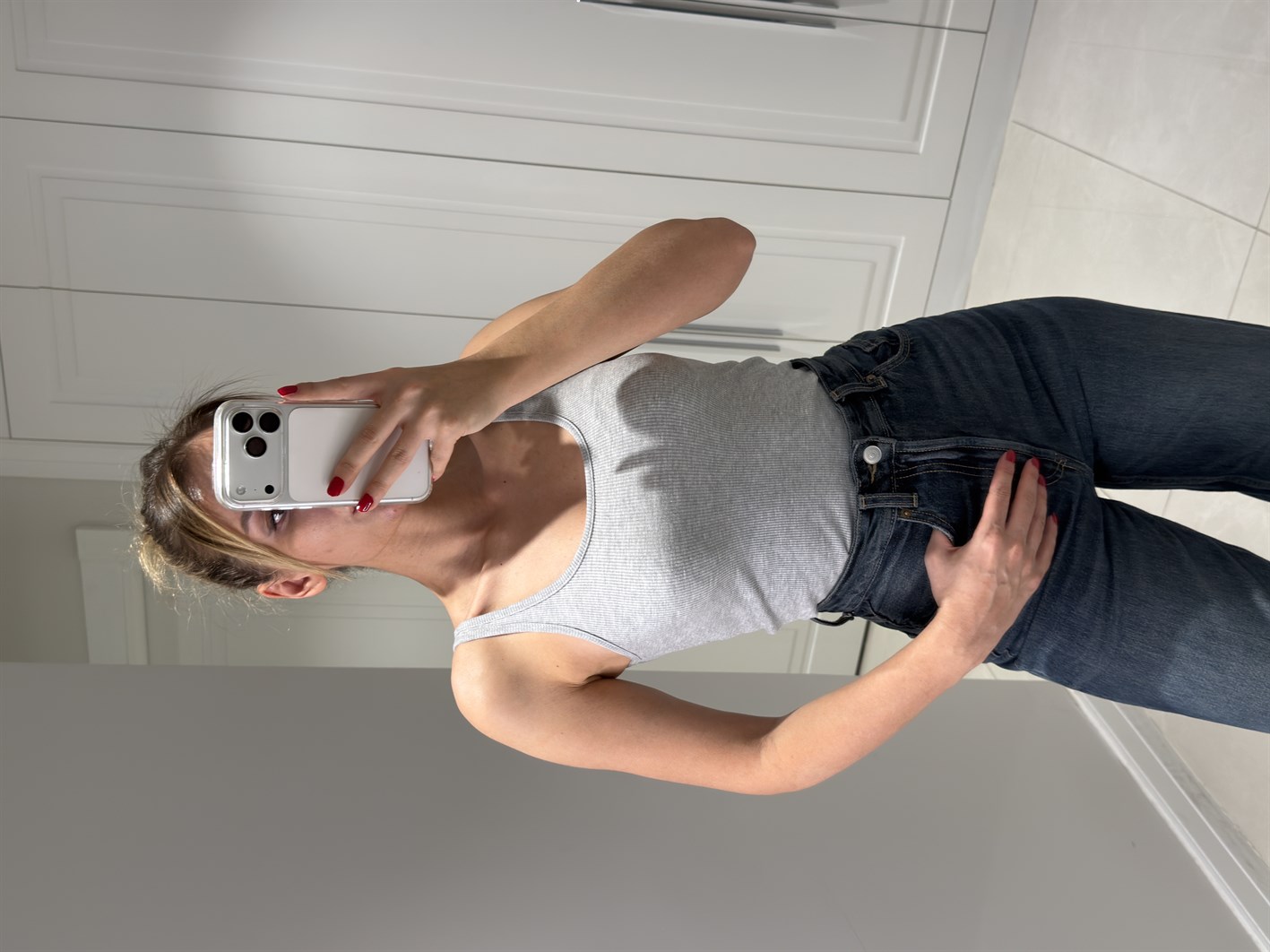 Sophia Gri Askılı Atlet